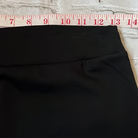 FOREVER 21 vintage knee-length black skirt. Size M - Picture 5 of 8